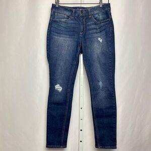 Time and Tru Womenʻs Blue Minimally Distressed Skinny Leg Jeans Size 12